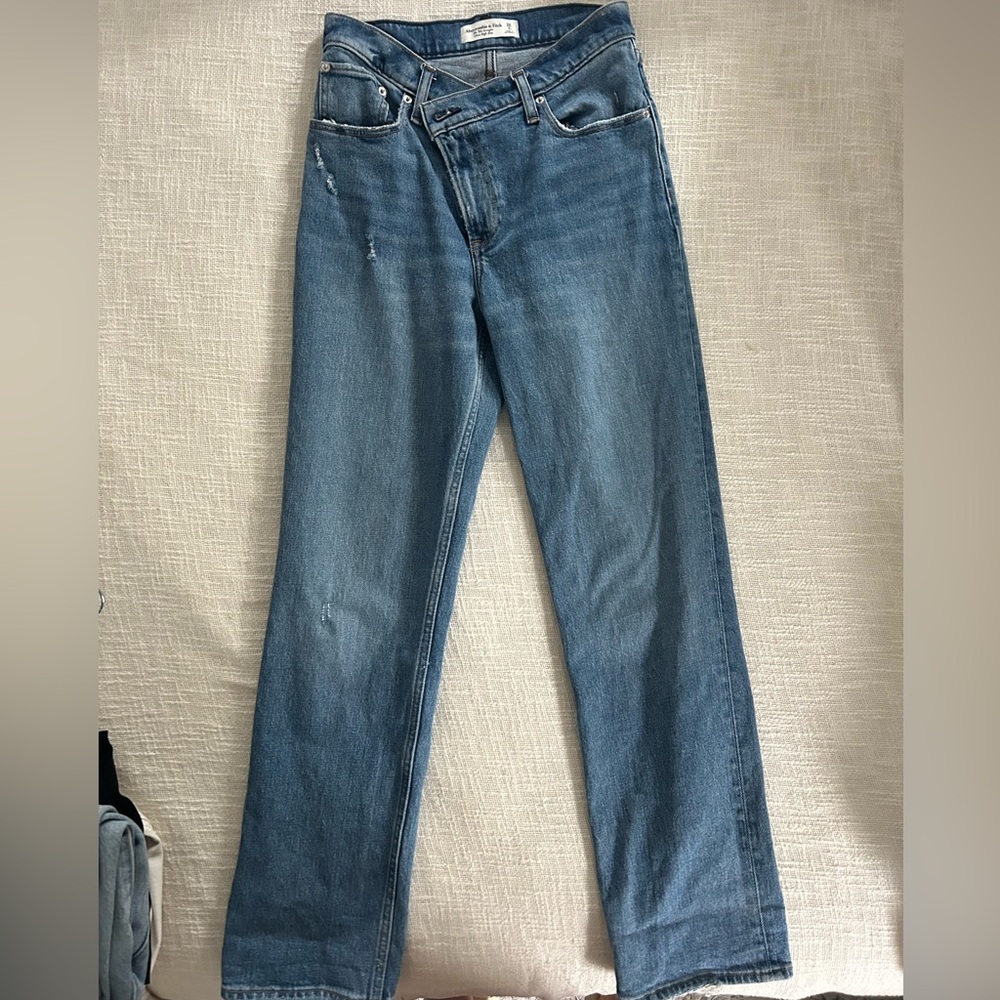 Abercrombie & Fitch - Curve Love - The 90s Straight (Ultra High Rise)